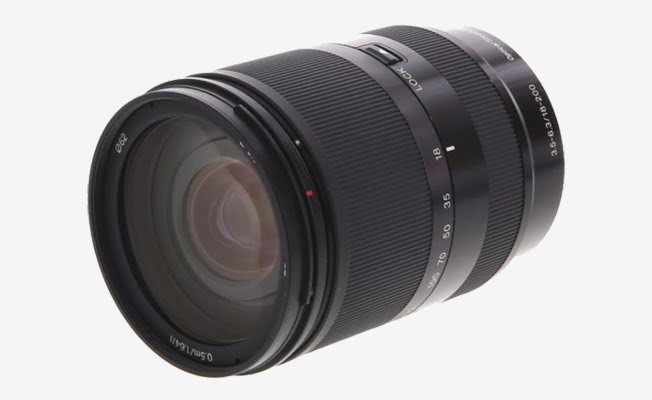 Sony E mount 18-200mm Lens Detay